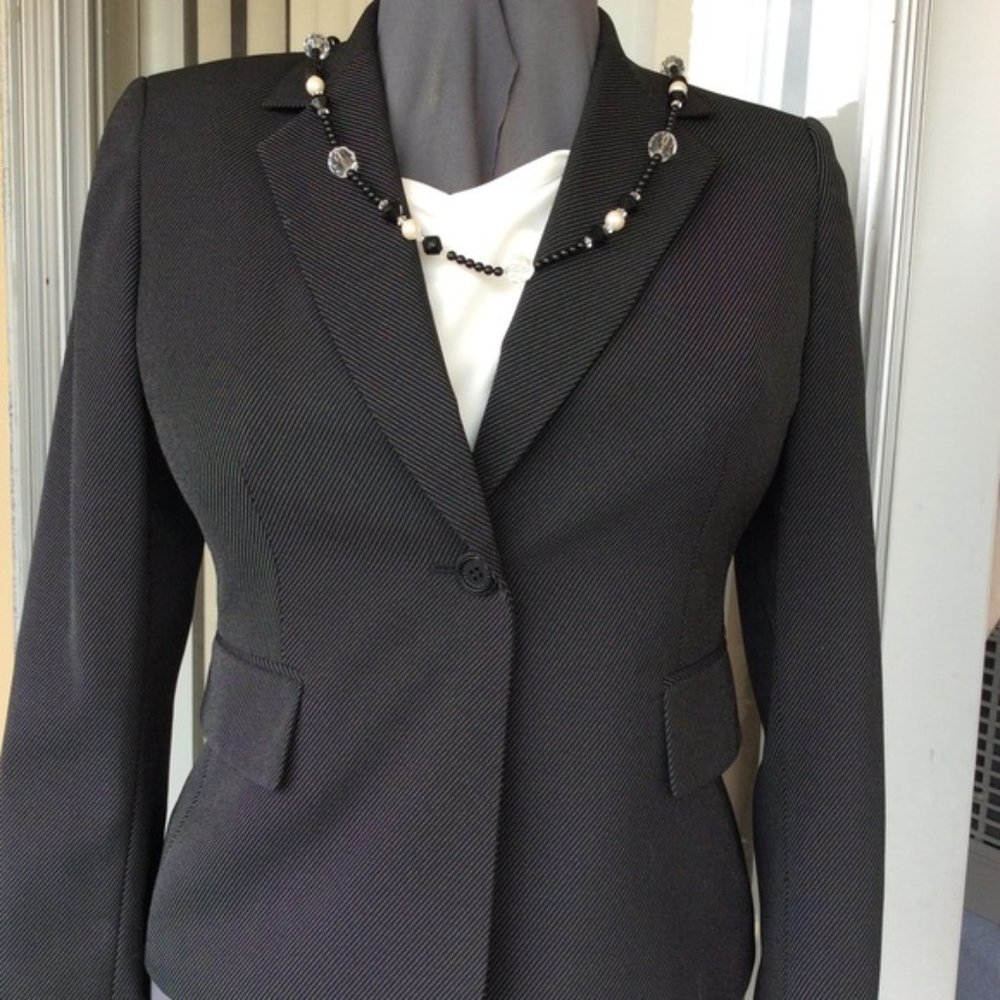 Kasper 2-Piece Skirt Suit Pinstripe Lined 6